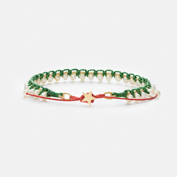 Embroidered star gold colored "growth" bracelet with white freshwater pearls 3.5-4.5mm in green and coral cord